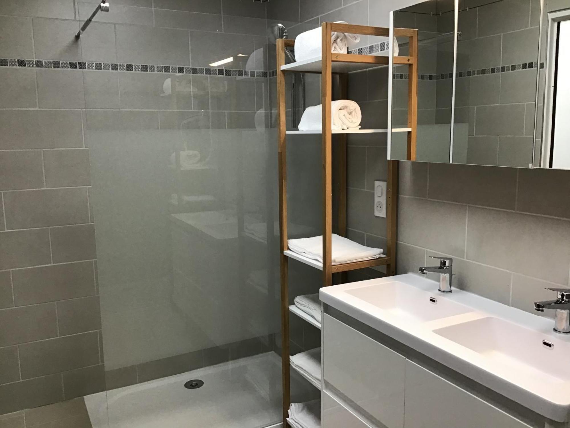 Appartement Le Soleil 140 M2 Climatise Parking Prive Proche Sanctuaires Lurdy Exteriér fotografie