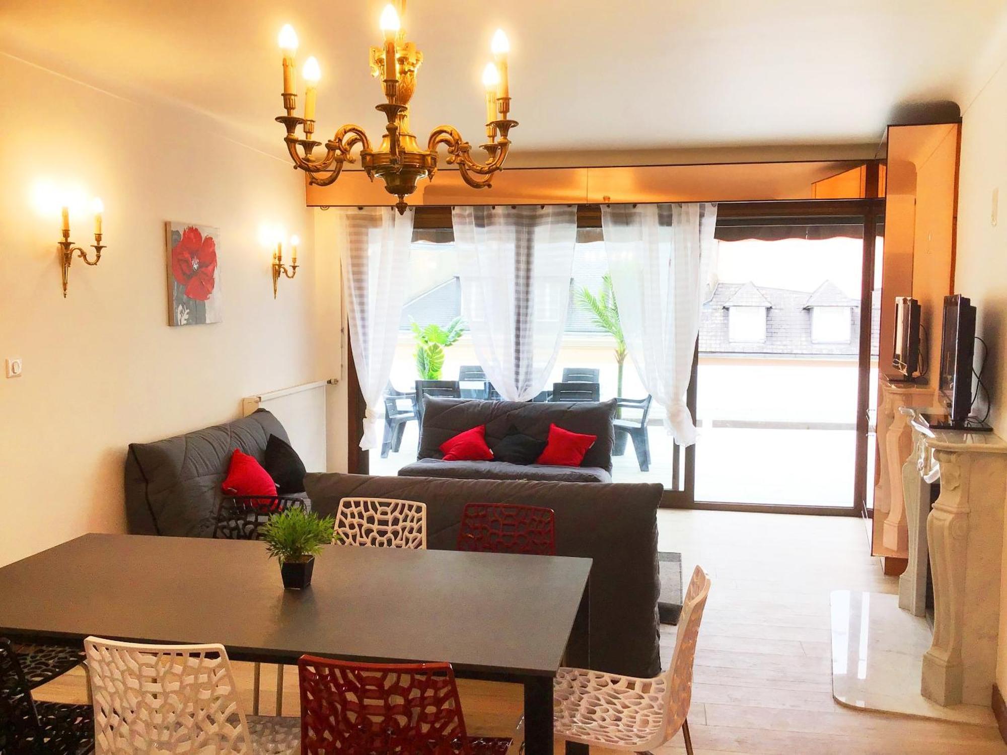 Appartement Le Soleil 140 M2 Climatise Parking Prive Proche Sanctuaires Lurdy Exteriér fotografie