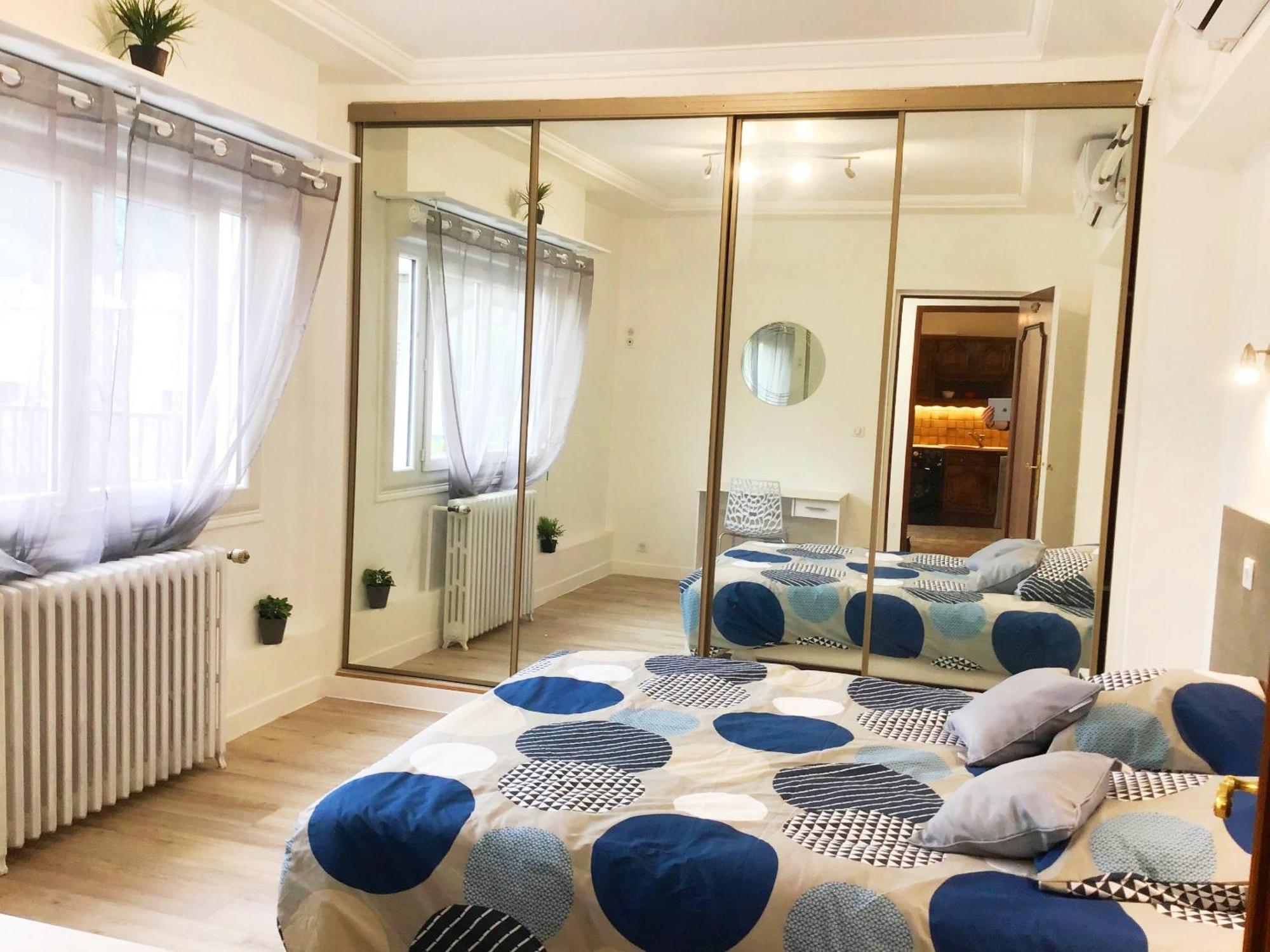 Appartement Le Soleil 140 M2 Climatise Parking Prive Proche Sanctuaires Lurdy Exteriér fotografie