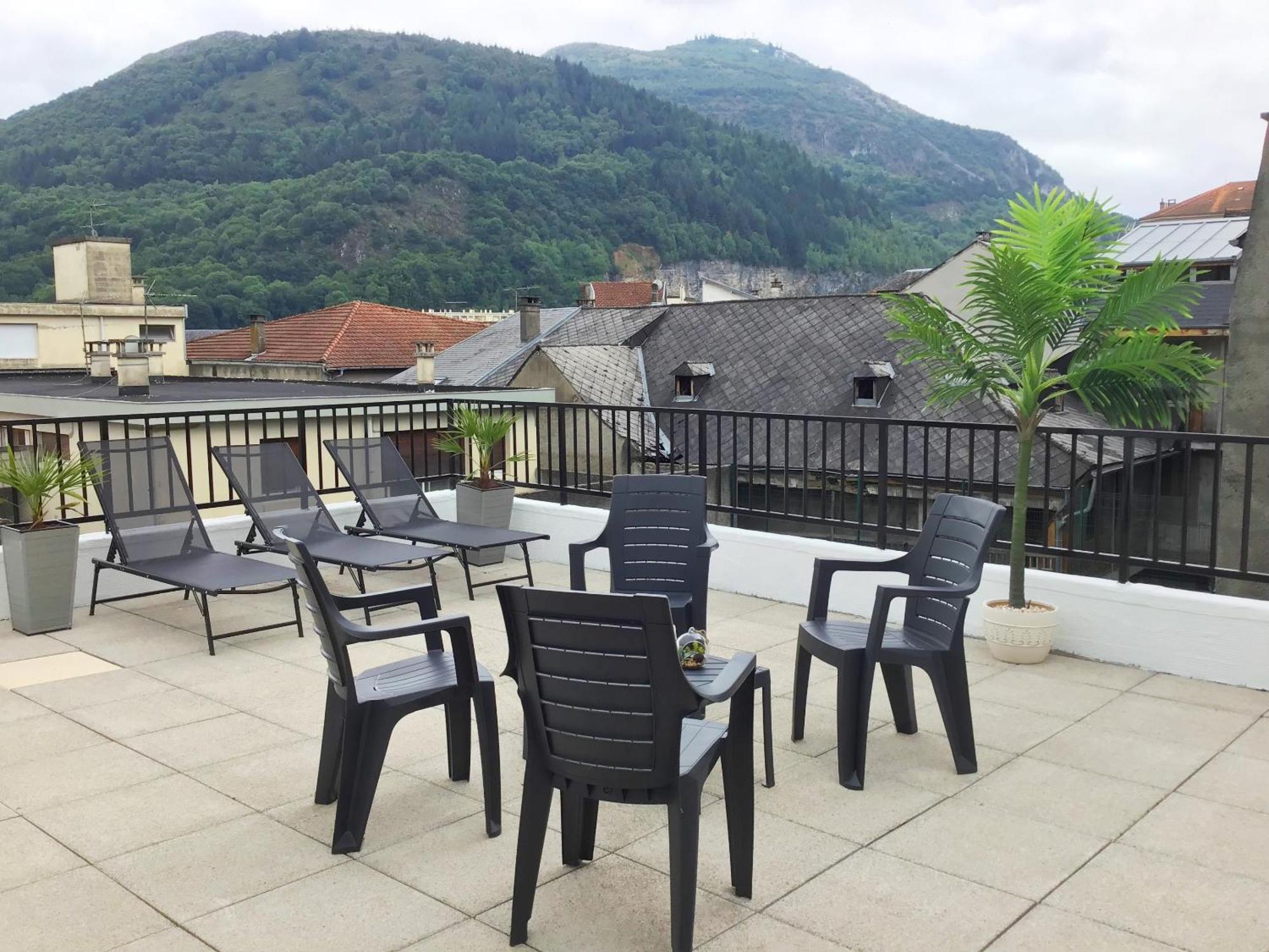 Appartement Le Soleil 140 M2 Climatise Parking Prive Proche Sanctuaires Lurdy Exteriér fotografie
