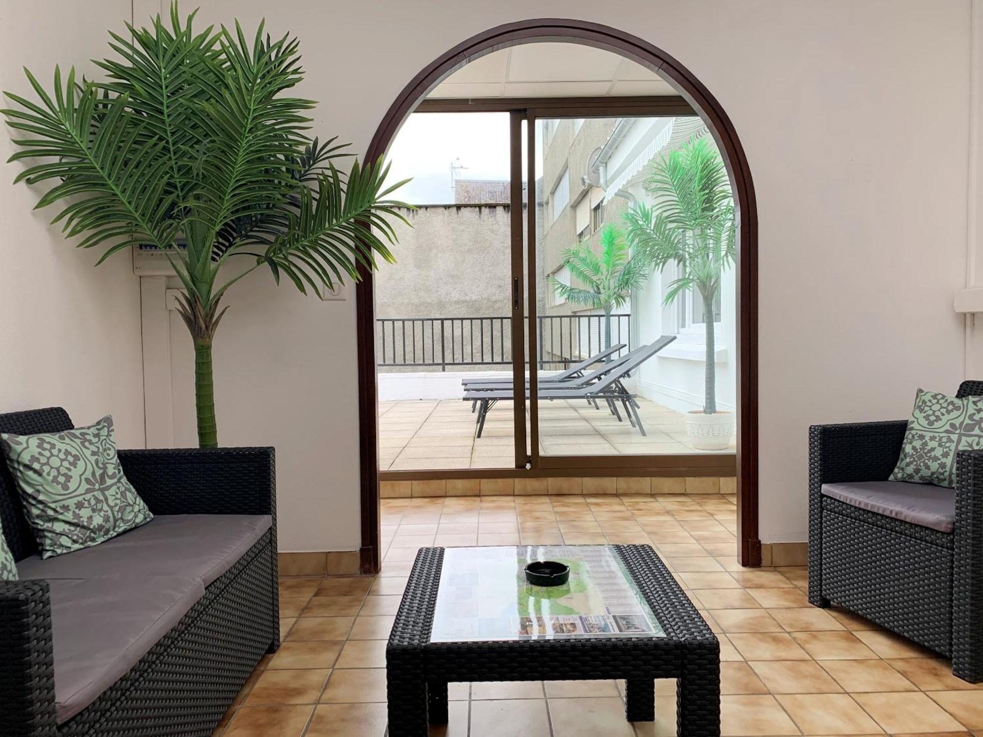 Appartement Le Soleil 140 M2 Climatise Parking Prive Proche Sanctuaires Lurdy Exteriér fotografie